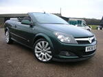 SOLD.  56/06 Vauxhall Astra Twin top Design Convertible, A/con